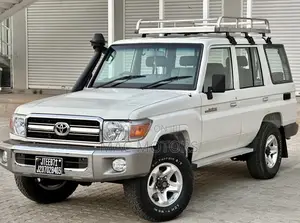 Toyota Land Cruiser 2015 White