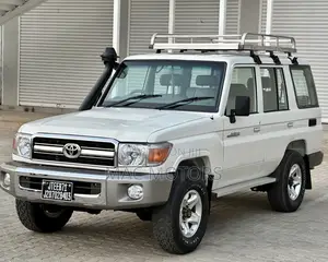 Toyota Land Cruiser 2015 White