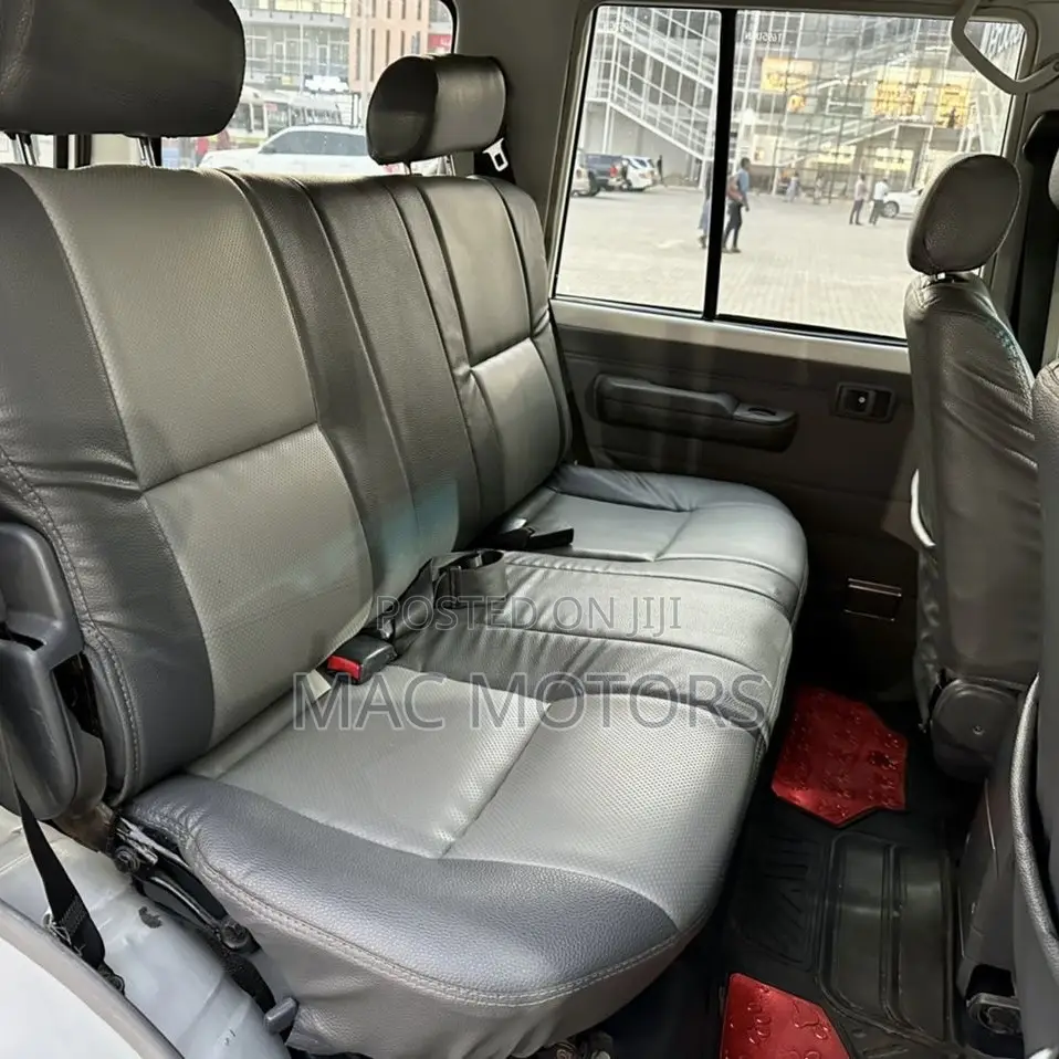 Toyota Land Cruiser 2015 White