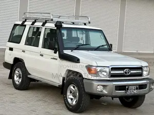 Toyota Land Cruiser 2015 White