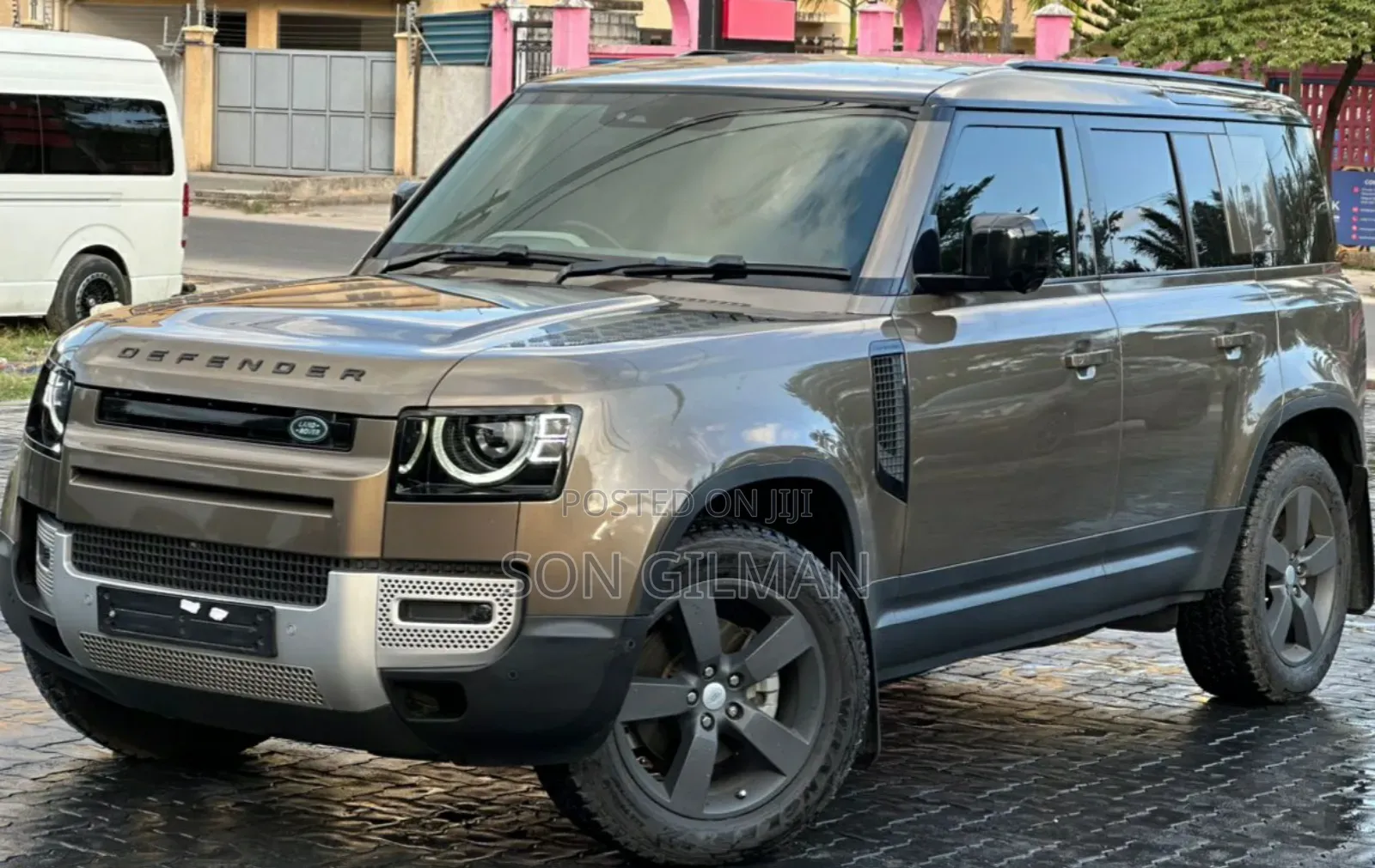Land Rover Defender 2022 Gold