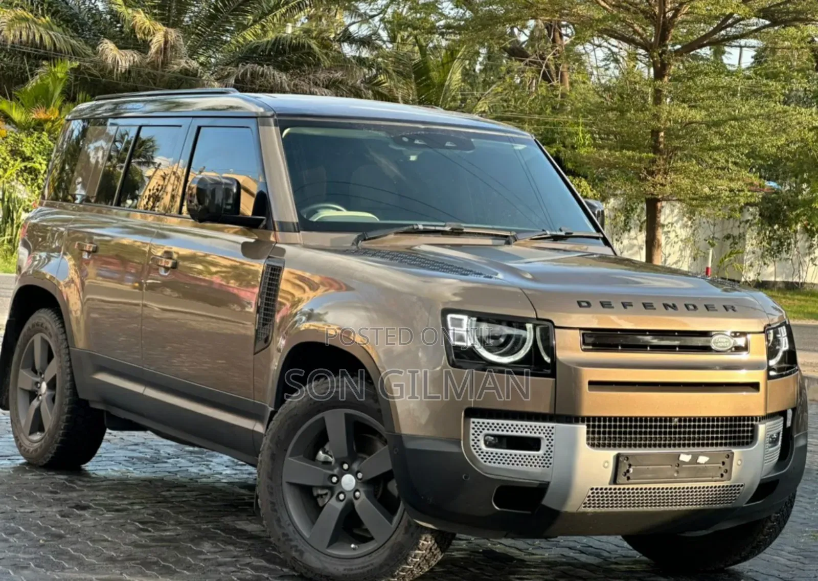 Land Rover Defender 2022 Gold