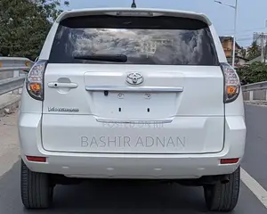 Toyota Vanguard 2007 White