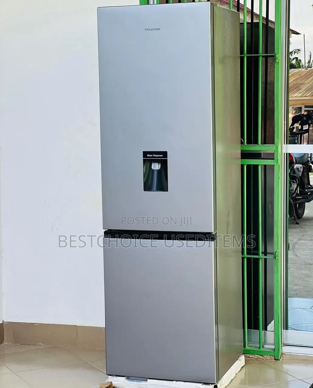 Hisense Fridge // 270L // Used Like New