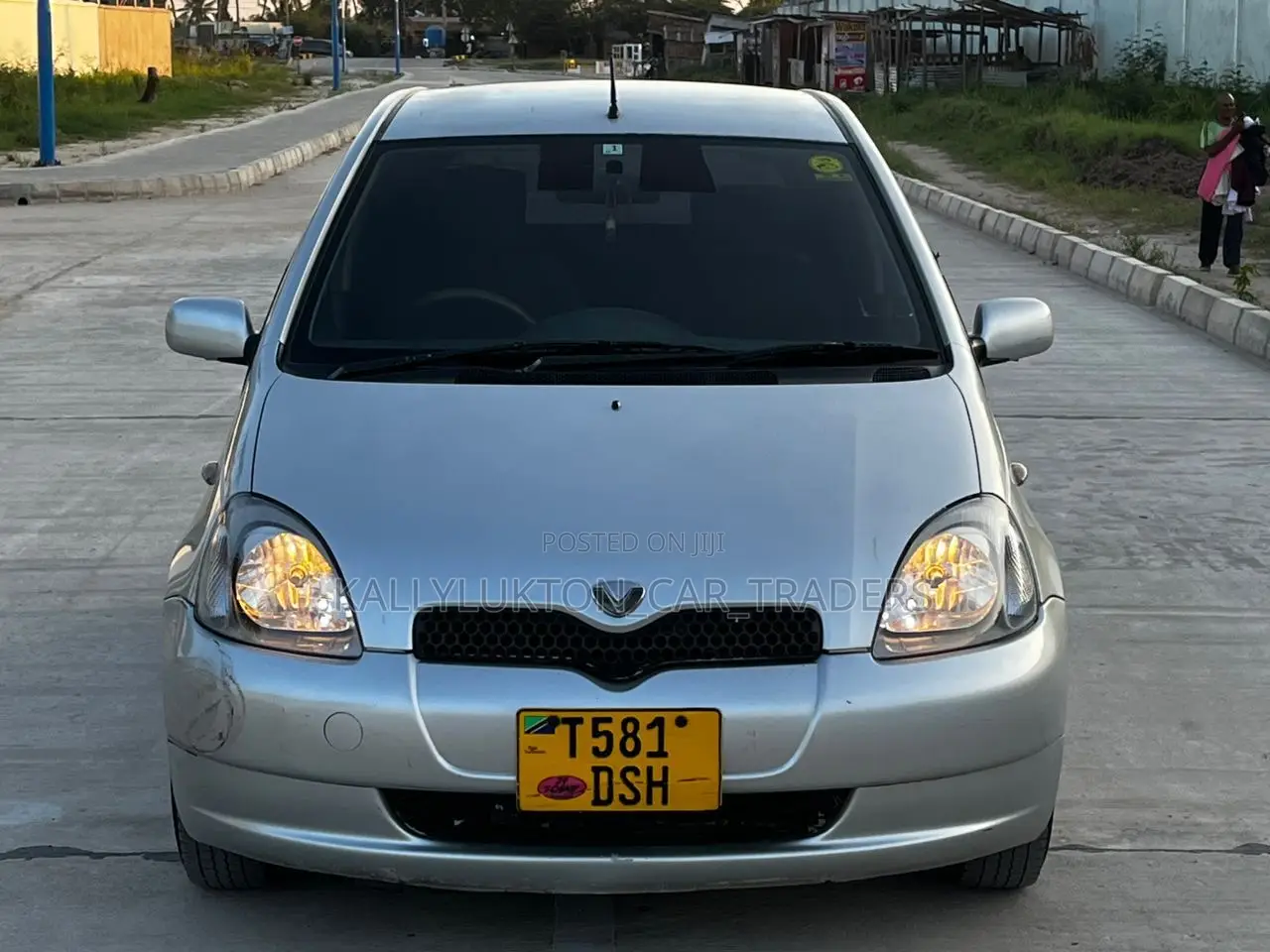 Toyota Vitz 2006 Silver