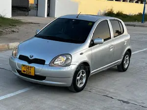 Toyota Vitz 2006 Silver
