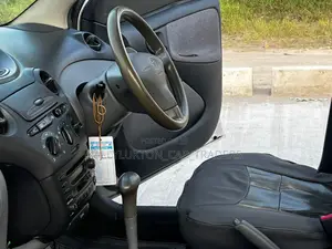 Toyota Vitz 2006 Silver