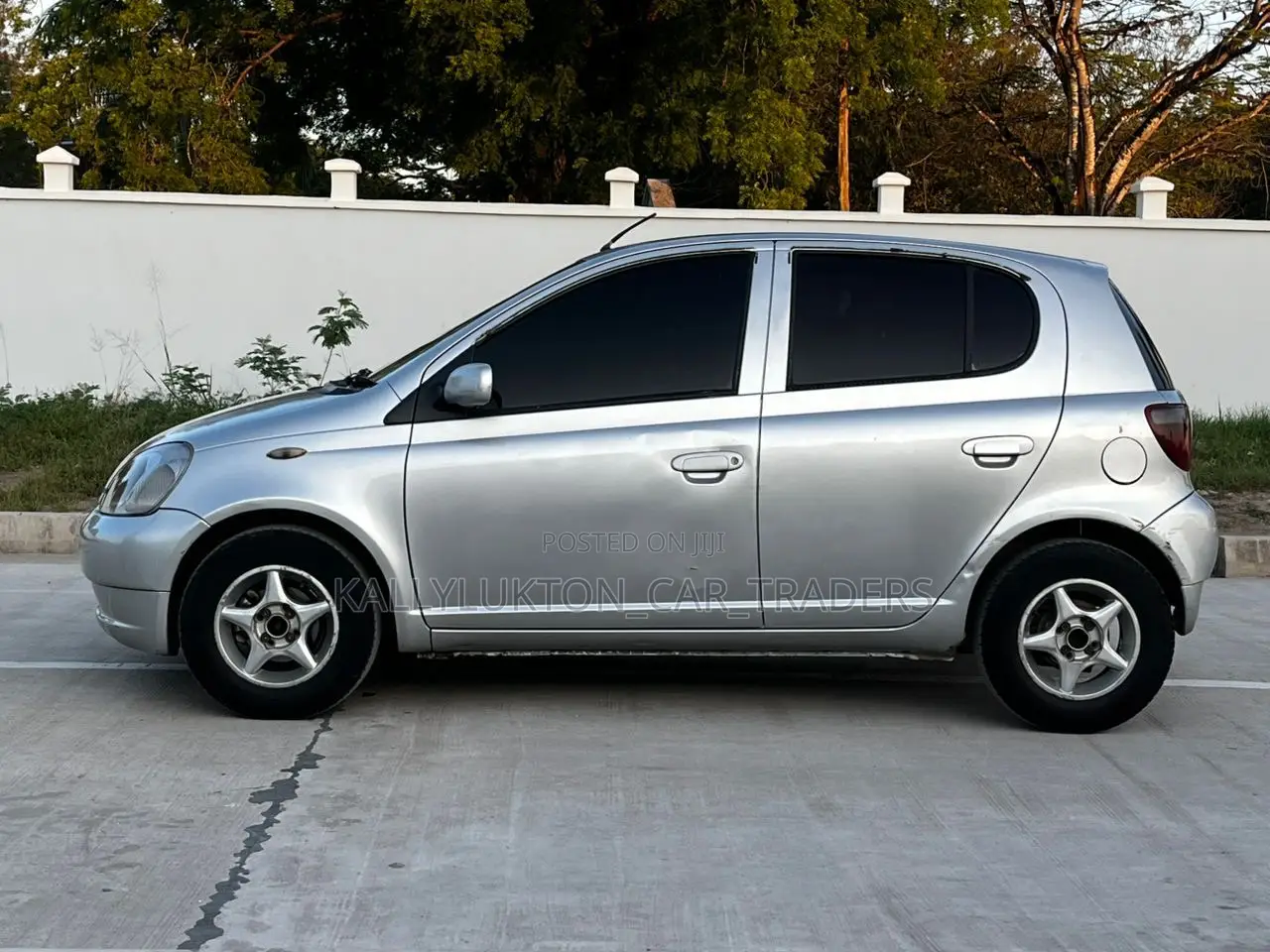 Toyota Vitz 2006 Silver