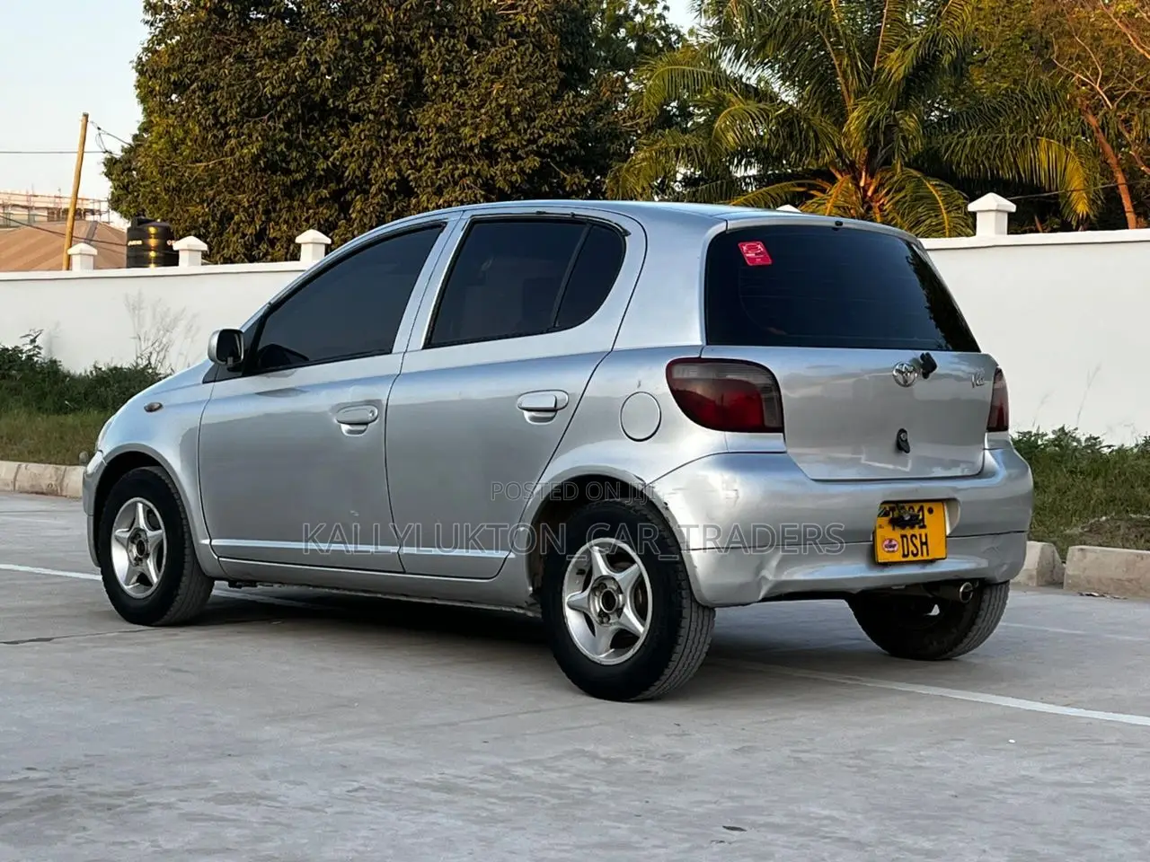 Toyota Vitz 2006 Silver