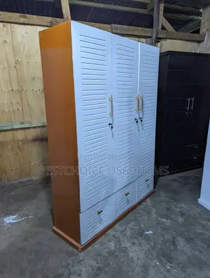 Milango Mitatu Kabati Ya Kisasa Rangi Nyeupe
