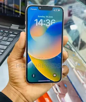 Apple iPhone 13 128 GB White