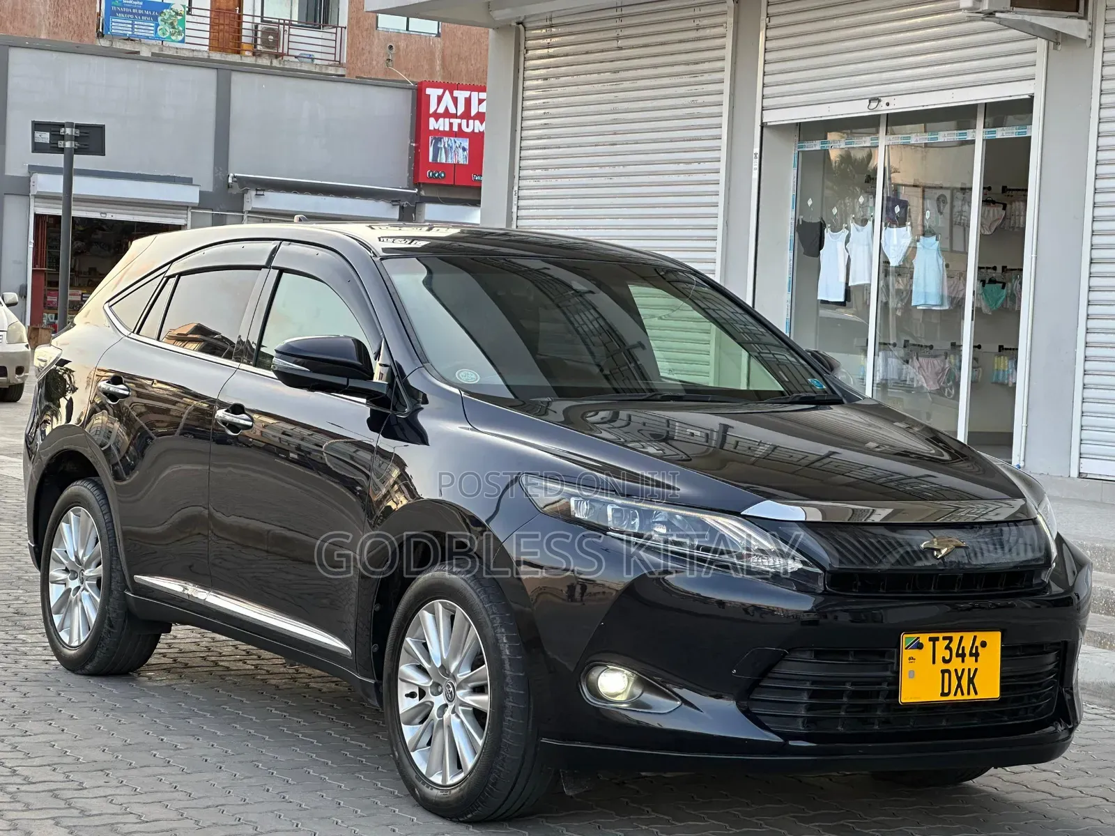 Toyota Harrier 2.0 2015 Black