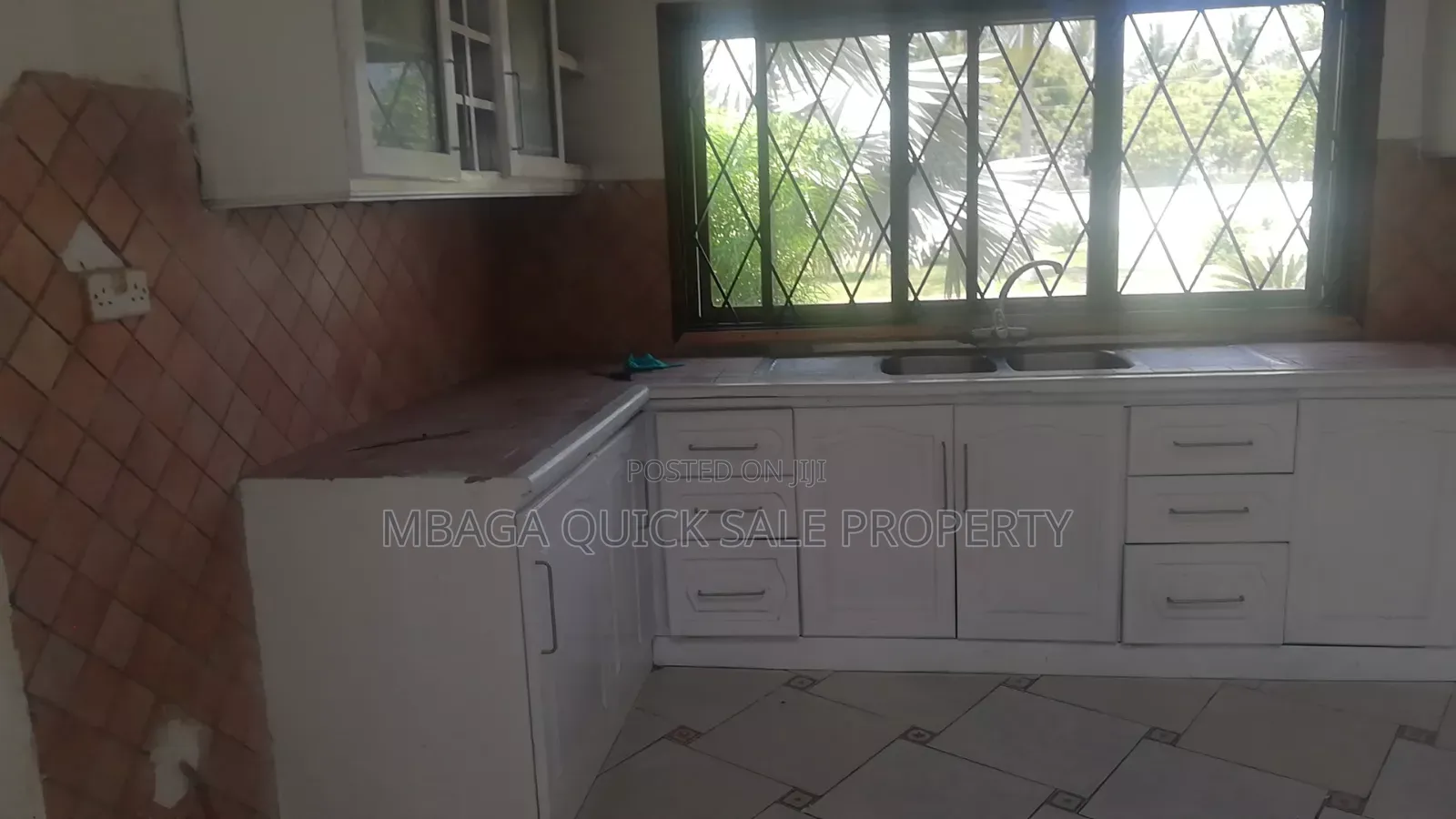 5bdrm House in Mbez Beach Jangwani for rent