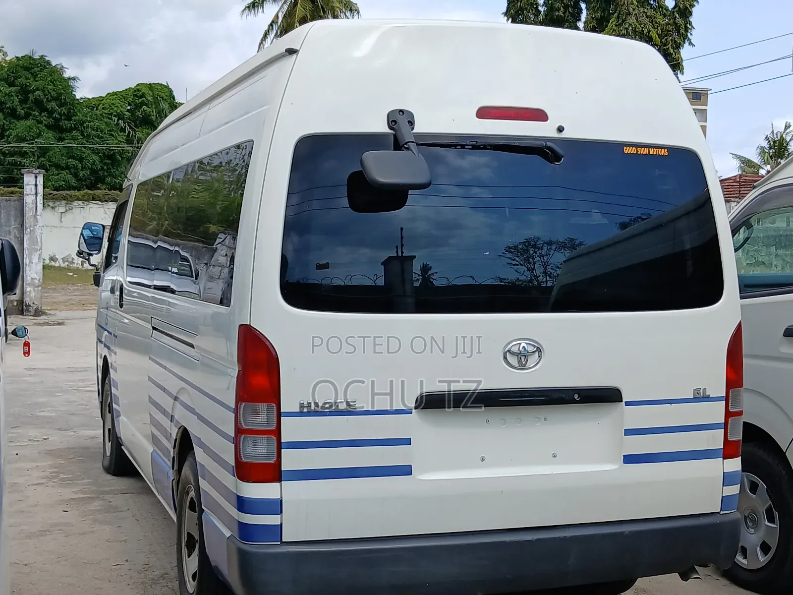 Toyota Quantum 2009 White