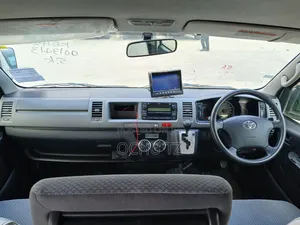 Toyota Quantum 2012 White