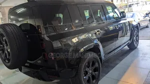 Land Rover Defender 2022 Black