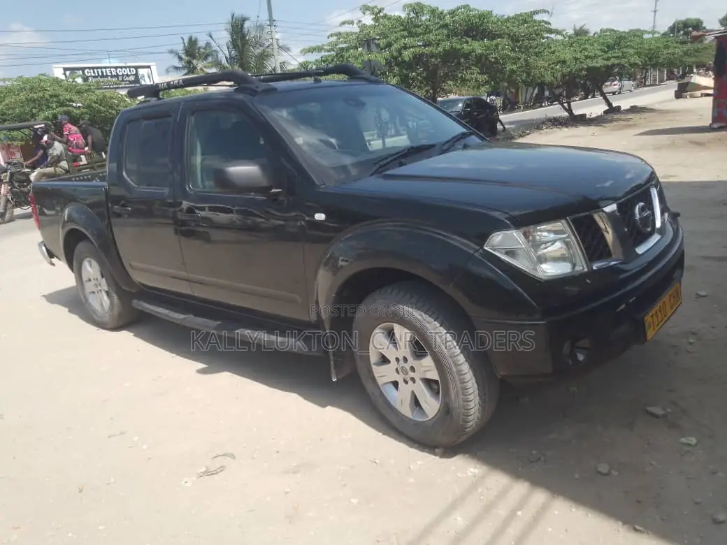 Nissan Navara 2000 Black