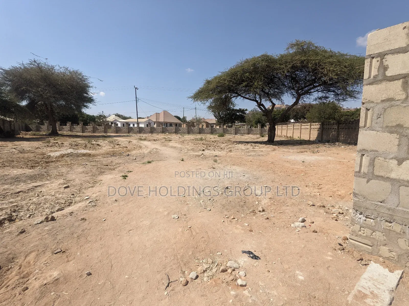 Kiwanja Kinauzwa Uzunguni Dodoma Cha Kwanza Lami