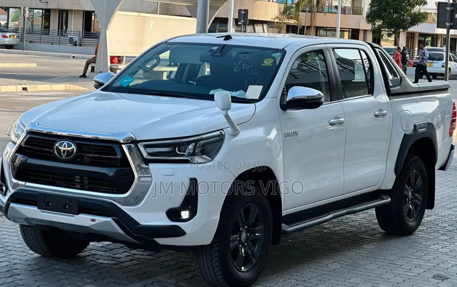 Toyota Hilux 2020 White