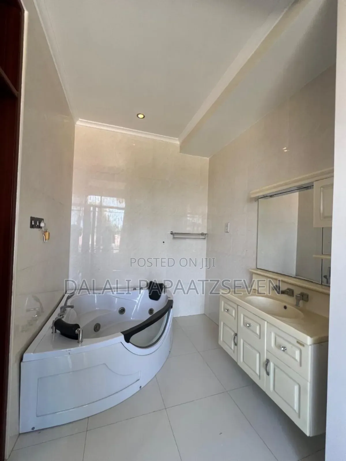 4bdrm House in Dalalipapaatzseven, Bunju for rent