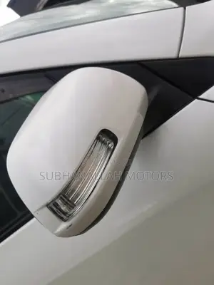 Toyota Vanguard 2010 White