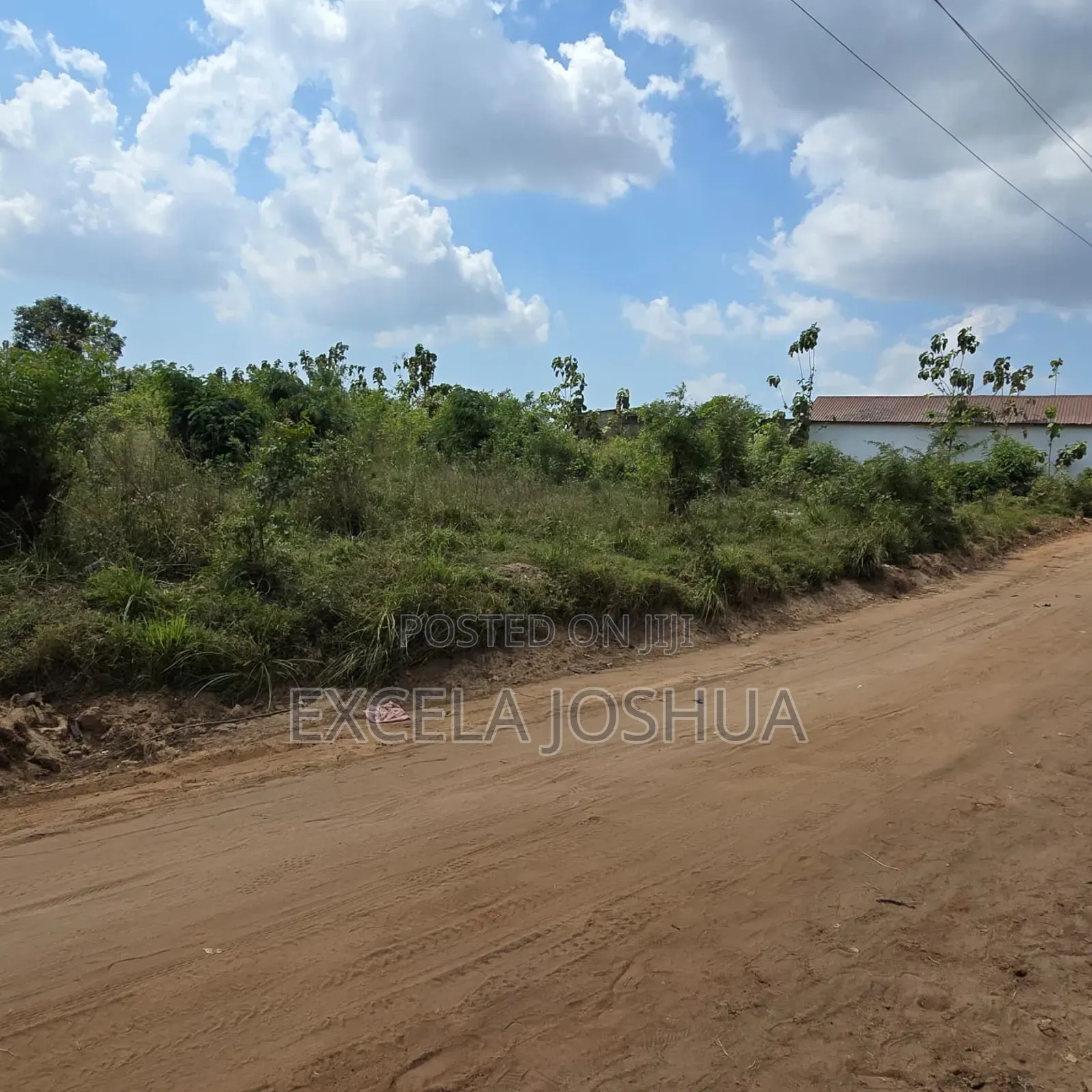 Kiwanja Cha SQM 12690 Kina Hati Ya Shule, Kiko Goba Majengo