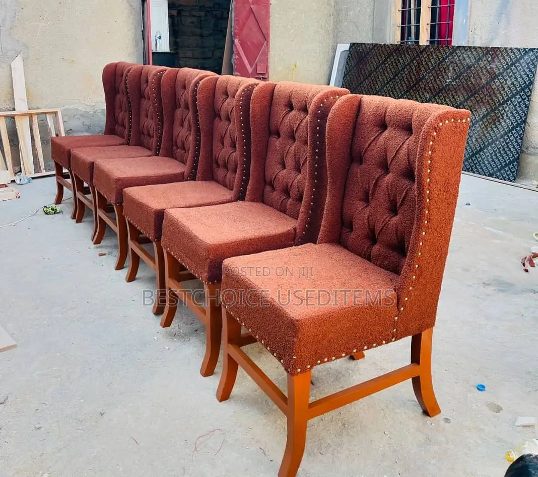 Dining Table Ya Kisasa Tunatengeza Kwa Oda