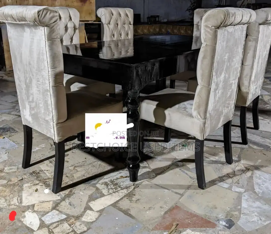 Dining Table Ya Kisasa Tunatengeza Kwa Oda