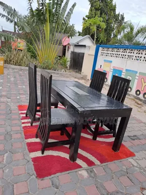 Dinning Table Ya Kisasa