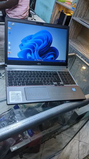 Laptop Fujitsu Celsius H720 8GB Intel Core I5 HDD 500GB