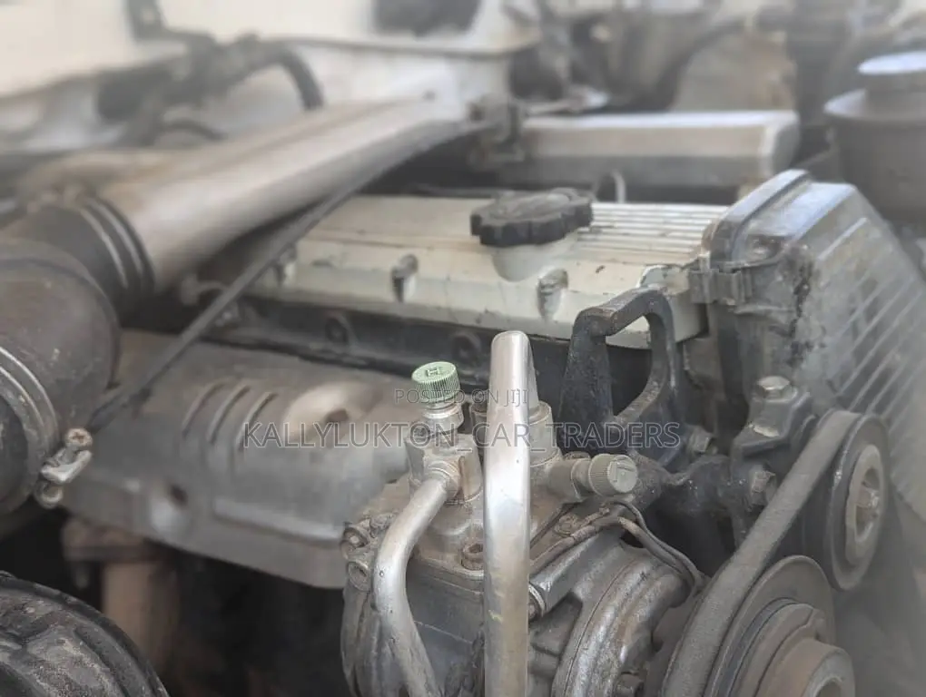 Toyota Land Cruiser 1997 White