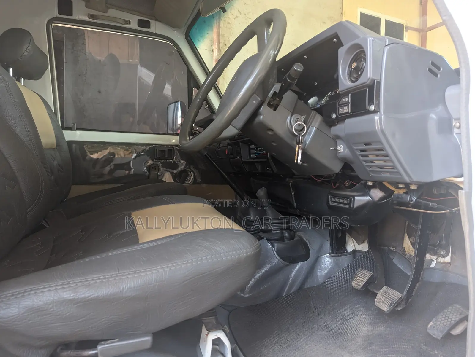 Toyota Land Cruiser 1997 White