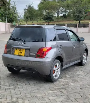 Toyota IST 2005 Gray