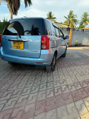 Toyota Raum 2005 Blue