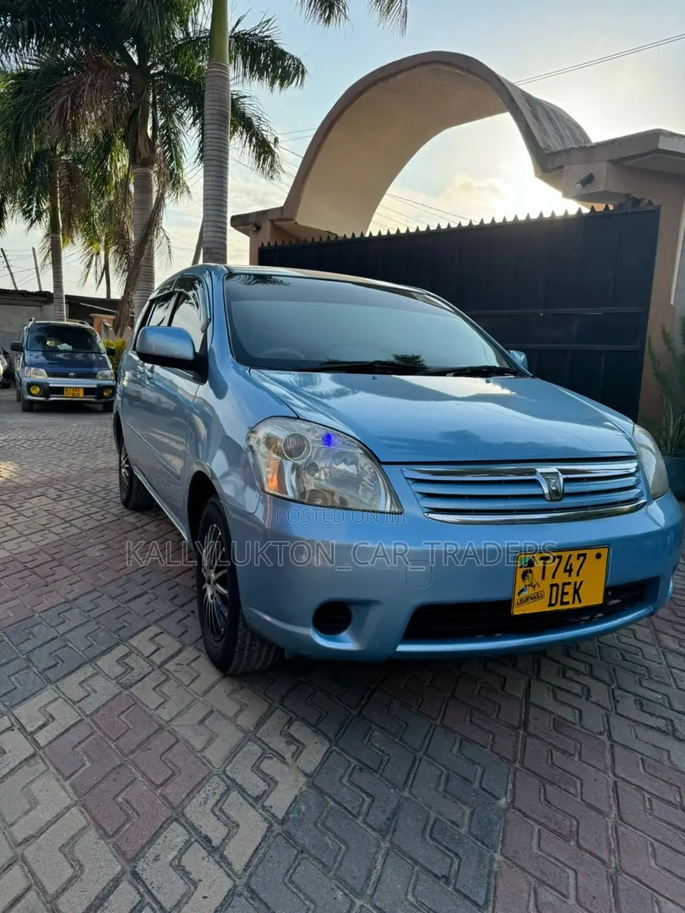 Toyota Raum 2005 Blue