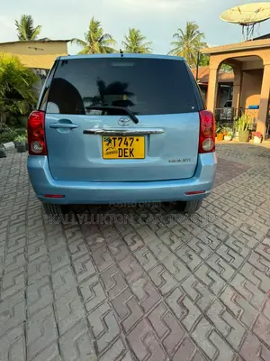 Toyota Raum 2005 Blue
