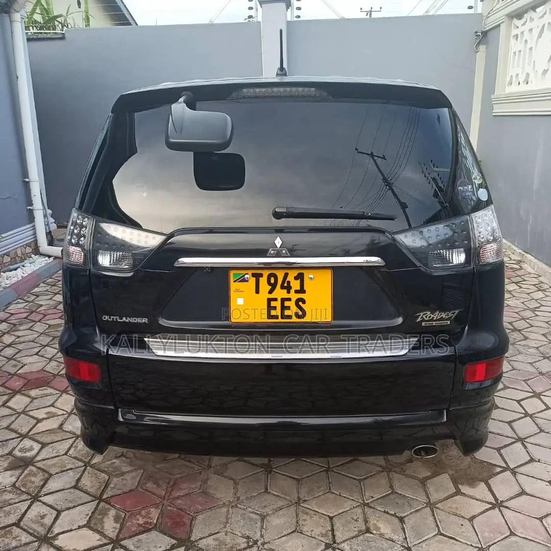 Mitsubishi Outlander 2010 Black