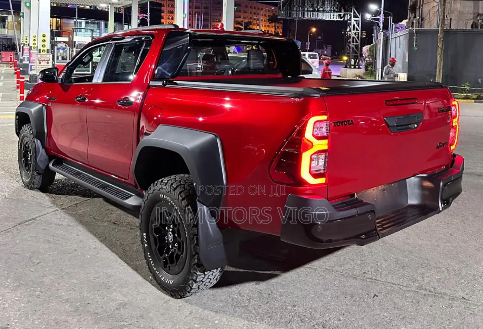 New Toyota Hilux 2024 Red