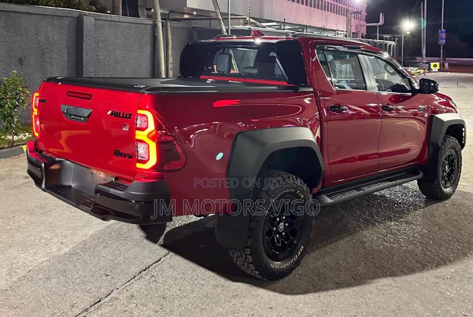 New Toyota Hilux 2024 Red