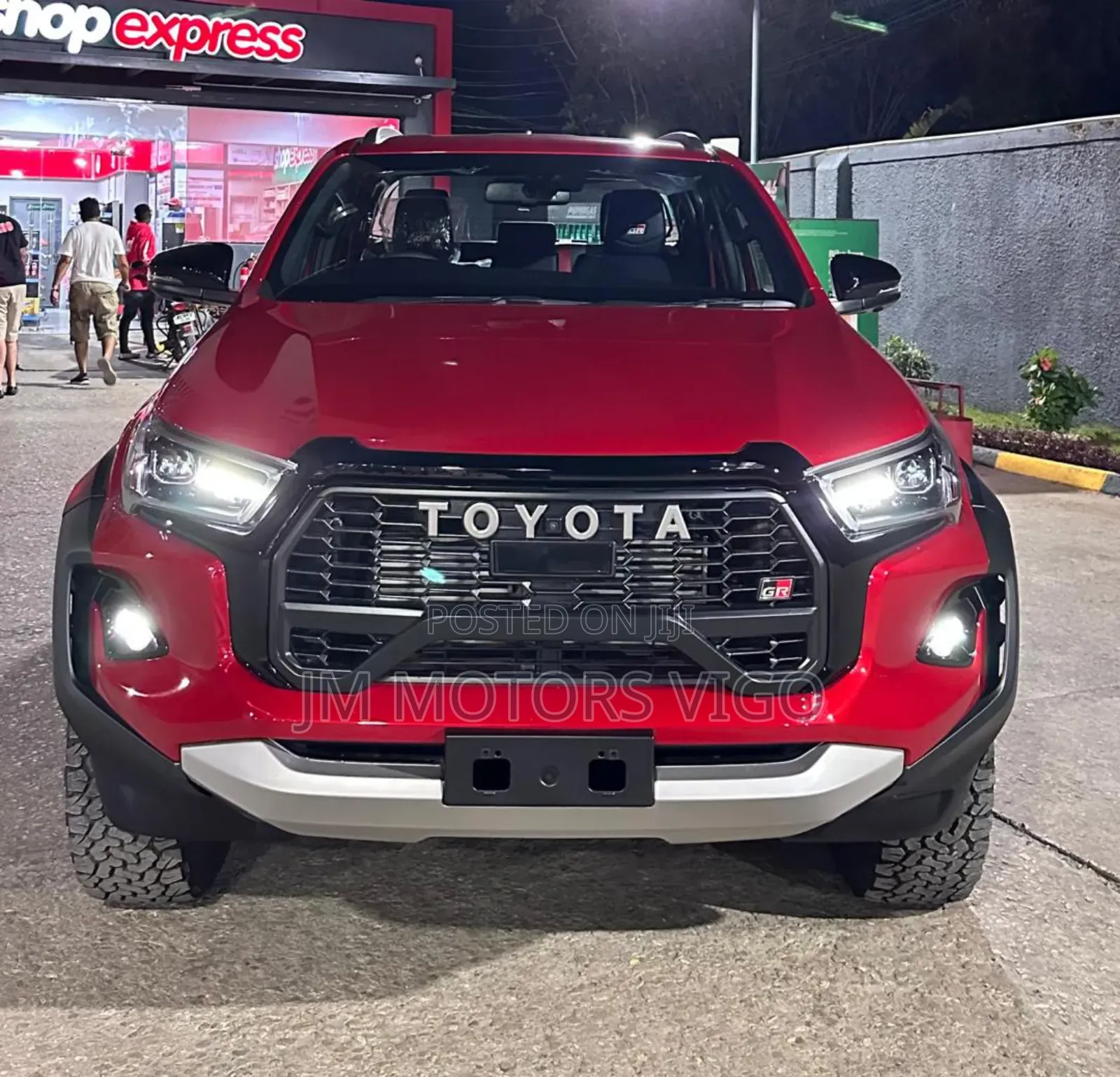 New Toyota Hilux 2024 Red