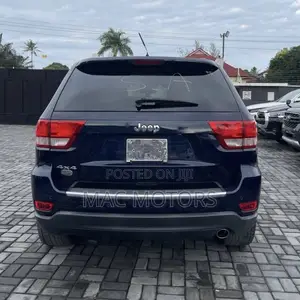 Jeep Cherokee 2011 Blue
