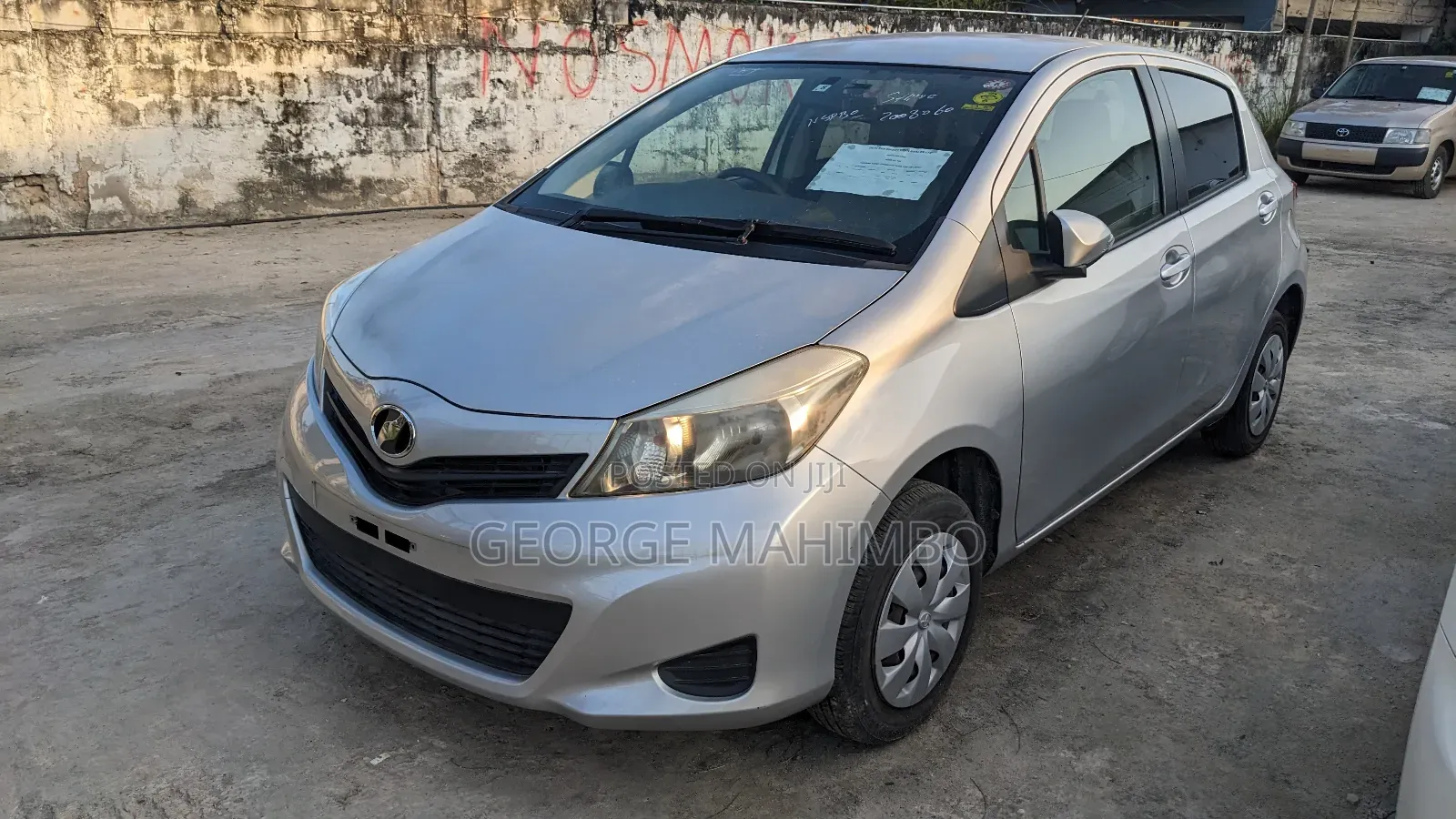 Toyota Vitz 2011 Silver