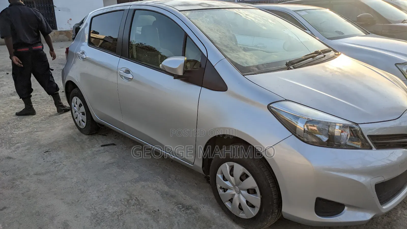 Toyota Vitz 2011 Silver