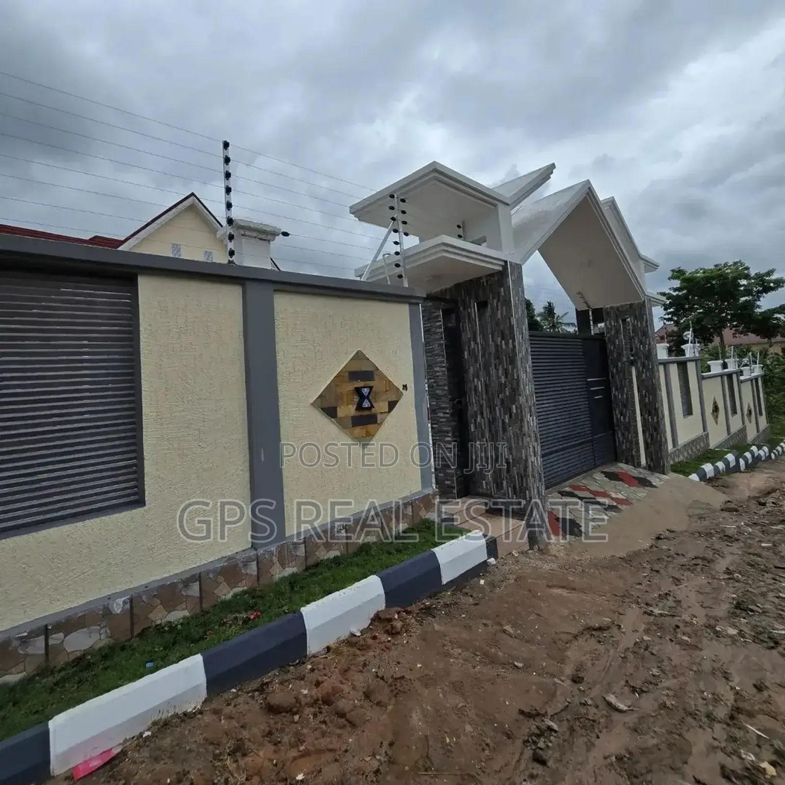 4bdrm House in Goba Makongo Road, Kinondoni for sale