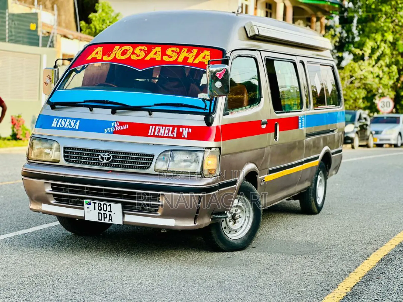 Toyota HiAce 2000 Silver