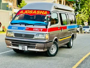 Toyota HiAce 2000 Silver