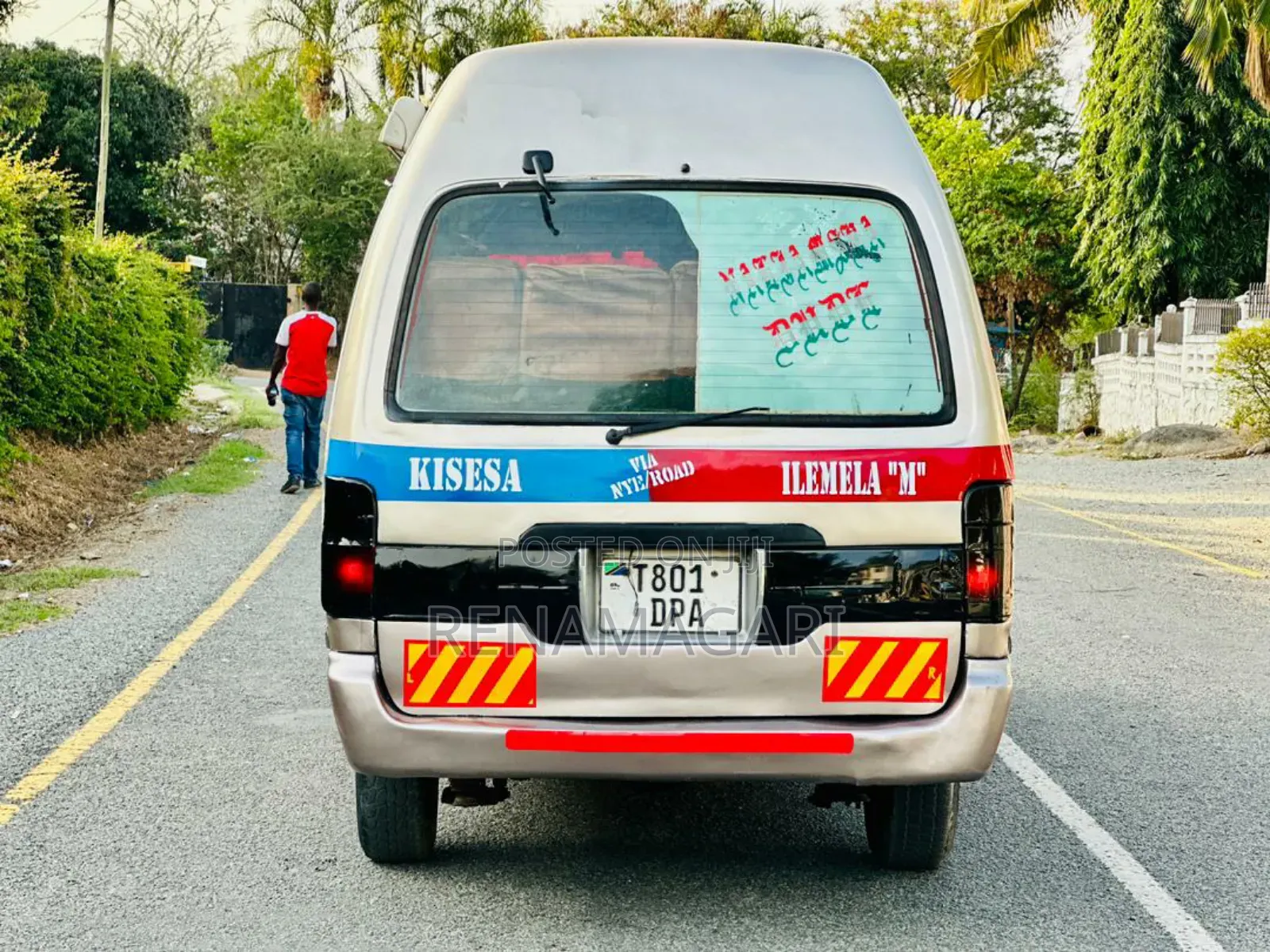 Toyota HiAce 2000 Silver