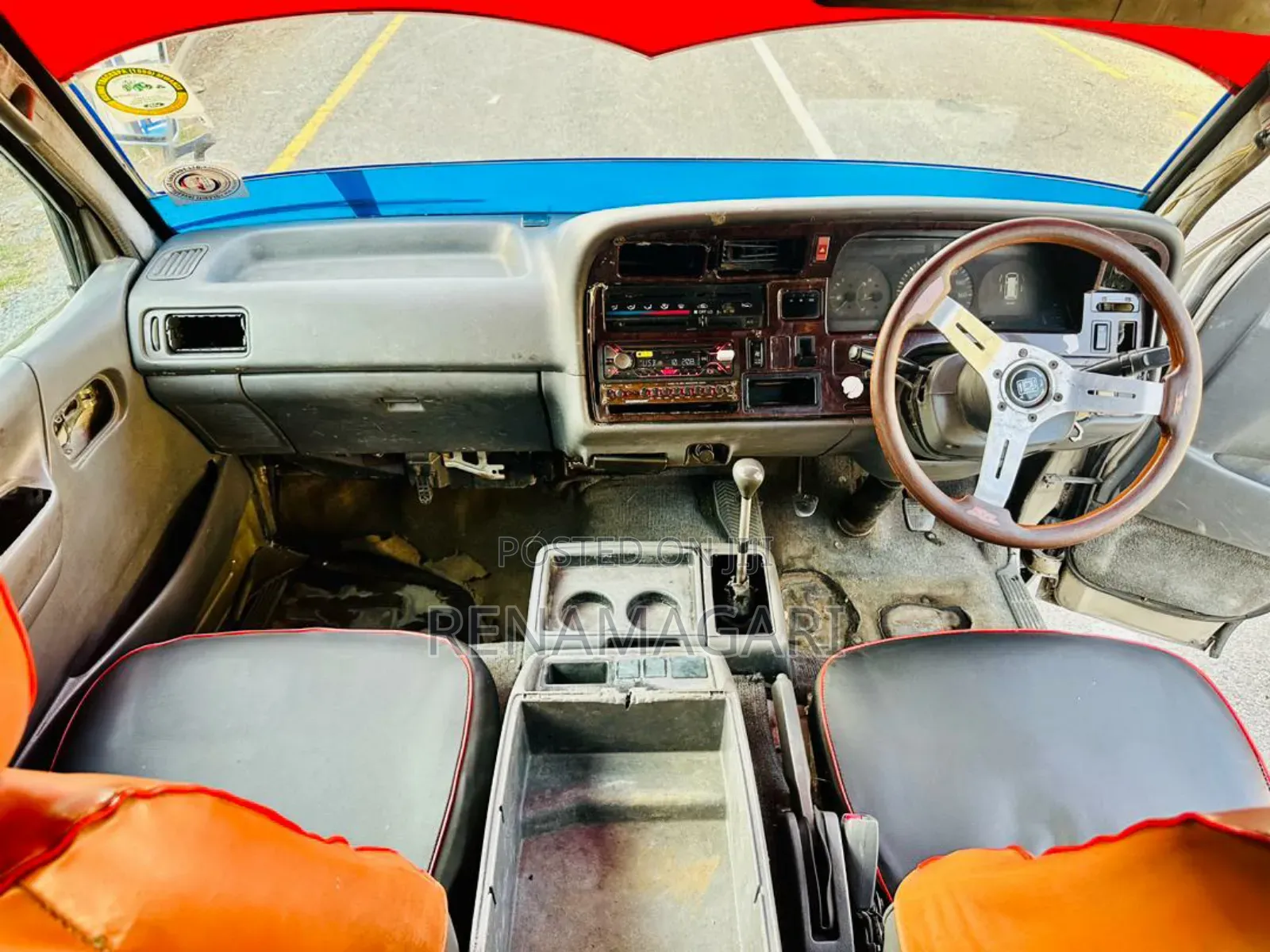 Toyota HiAce 2000 Silver