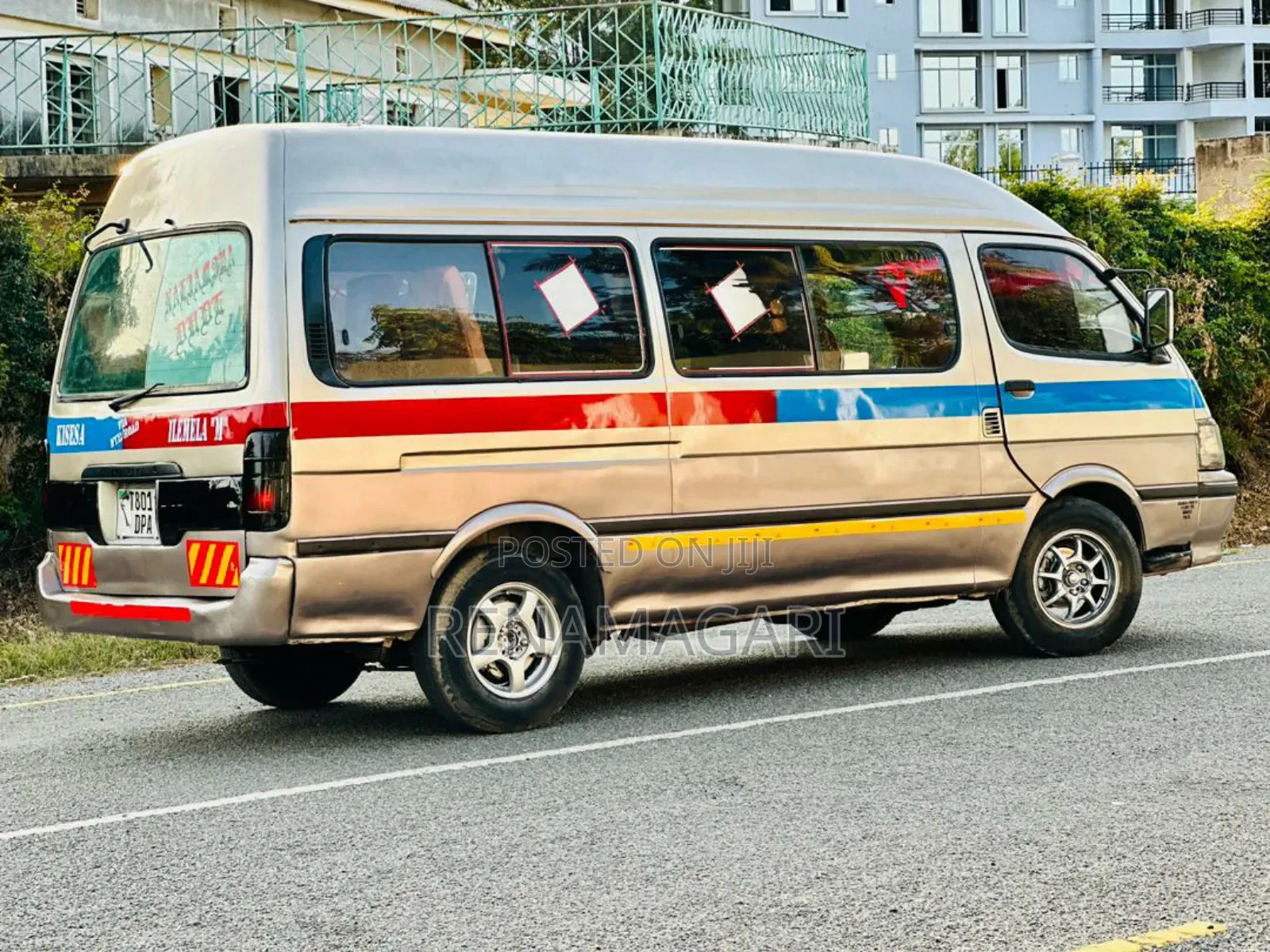 Toyota HiAce 2000 Silver