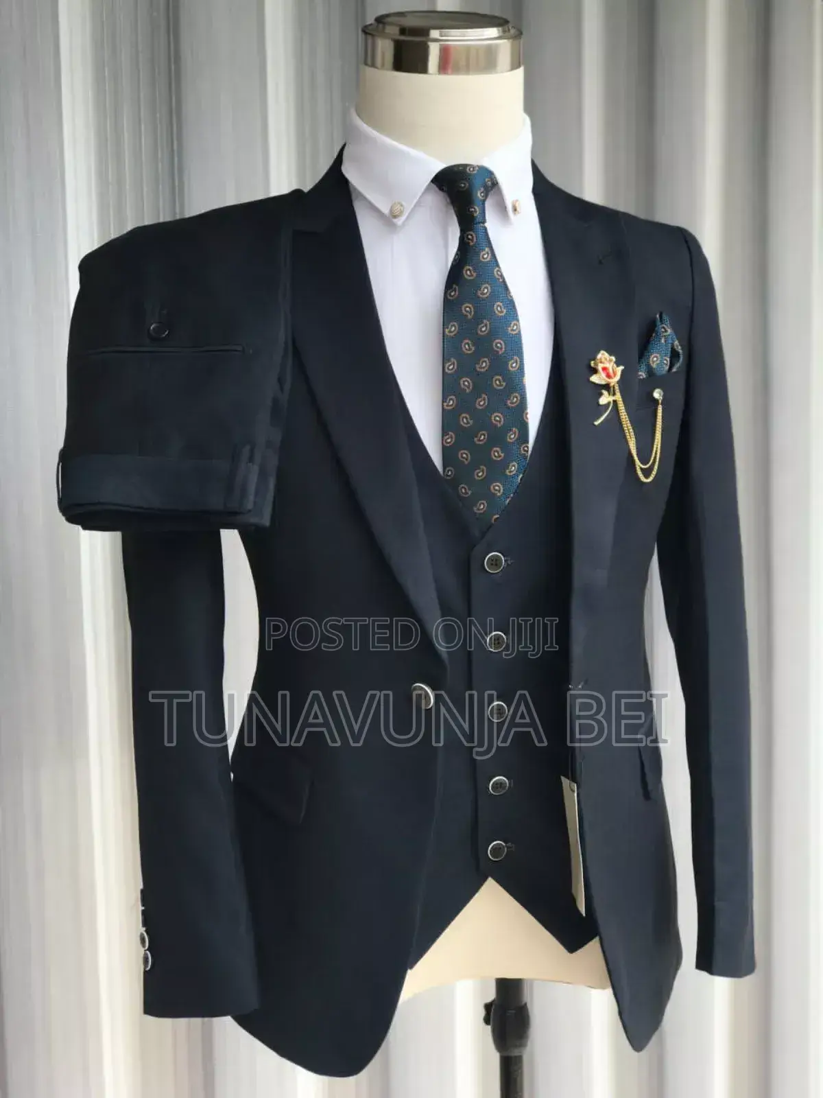 Ricardo Suit